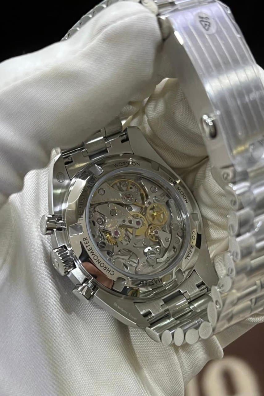 Omega Speedmaster Moonwatch Professional 8