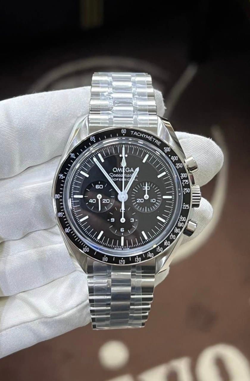 Omega Speedmaster Moonwatch Professional 6