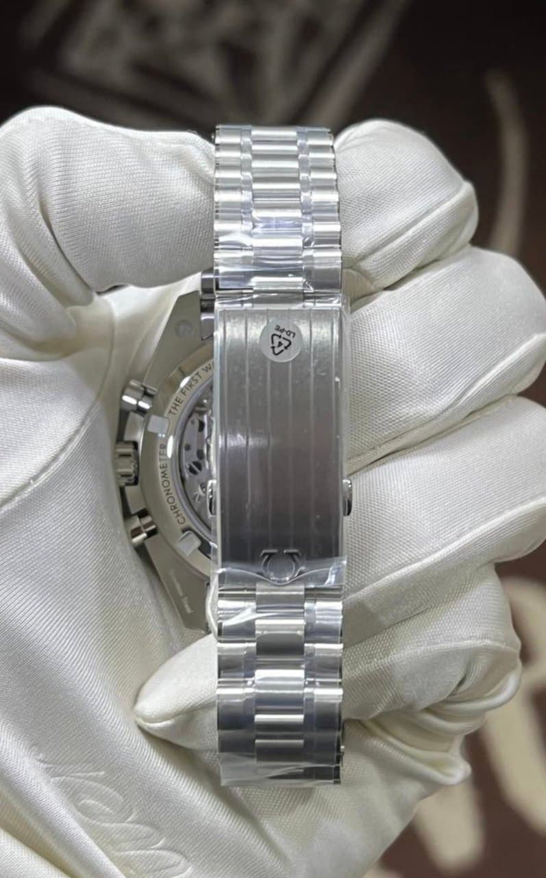 Omega Speedmaster Moonwatch Professional 9