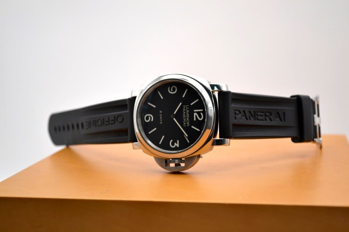 Panerai Luminor Base 8 Days 4