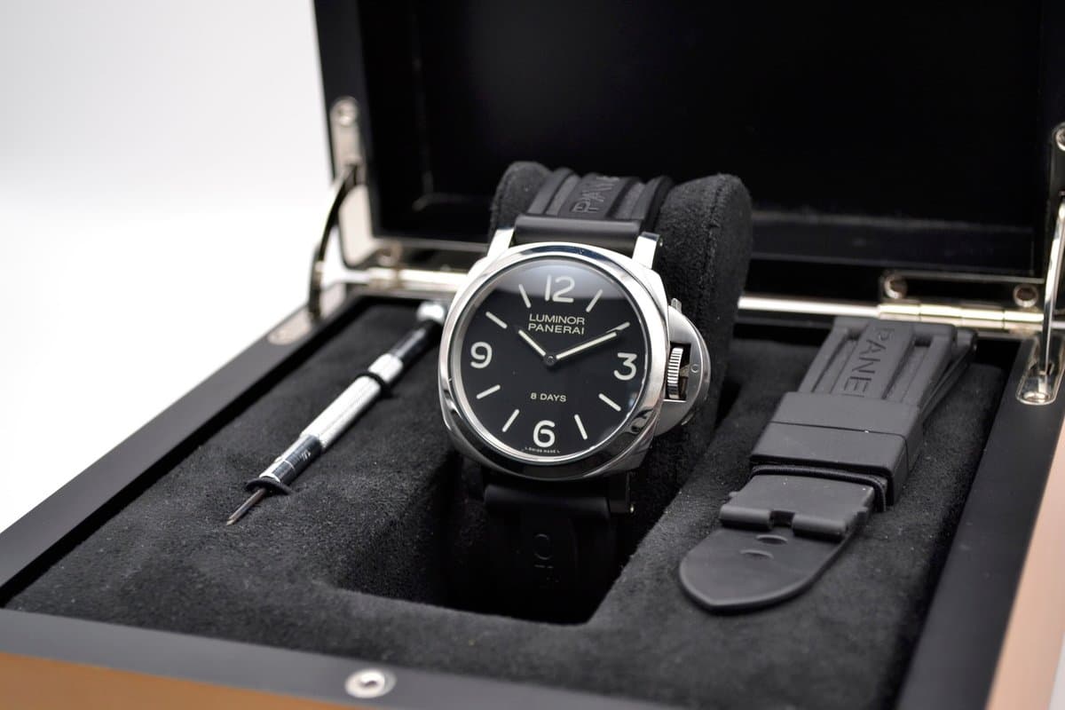 Panerai Luminor Base 8 Days