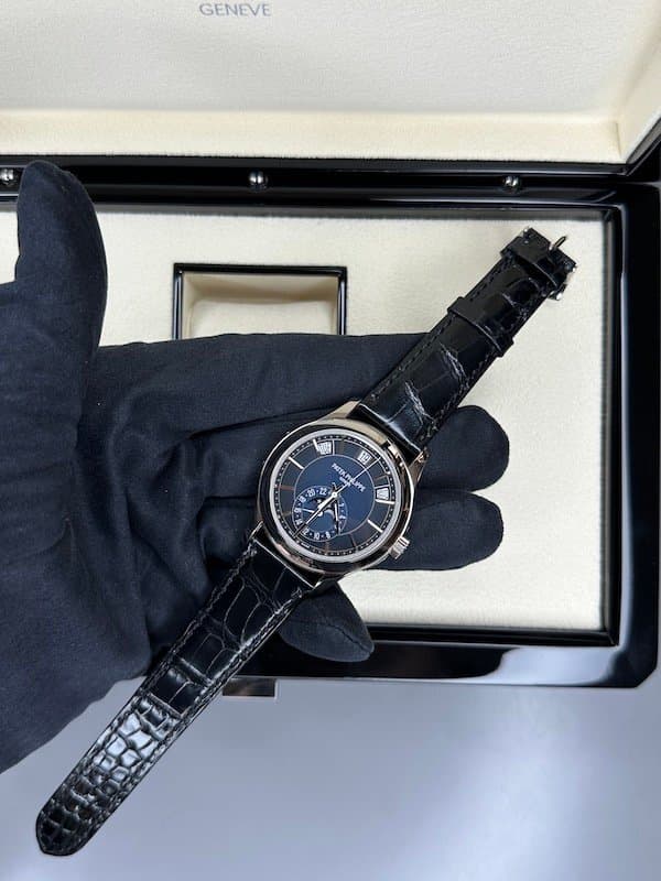 Patek Philippe Complications - Annual calendar NEW 5205G-0013 Синий 2