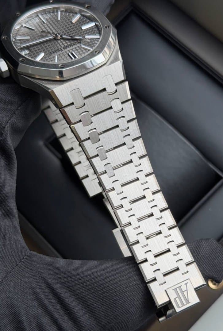 Audemars Piguet * ROYAL OAK SELFWINDING GREY DIAL 41 ММ - 15510ST.OO.1320ST.10 - 2024 3