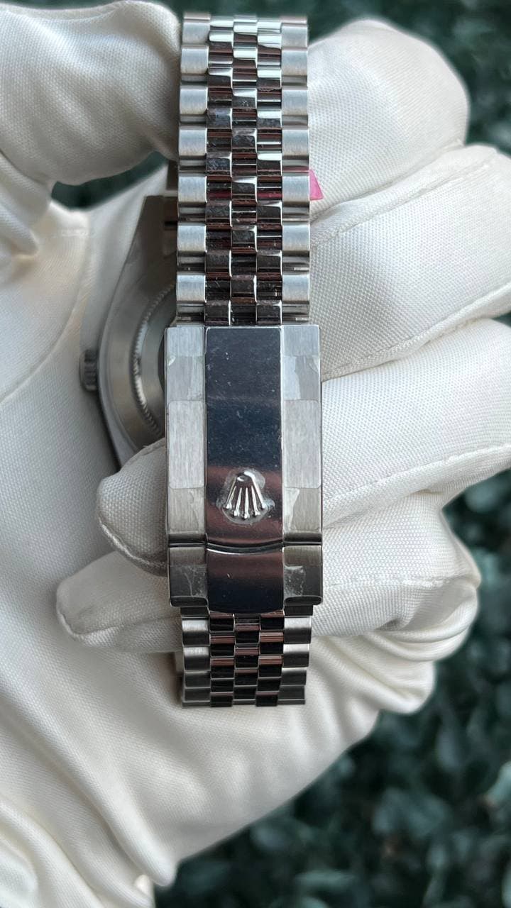 Rolex * DATEJUST 41 MM 126334-0018/ЧЕРНЫЙ ЦИФЕРБЛАТ/РИФЛЕНЫЙ БЕЗЕЛЬ/БРАСЛЕТ JUBILEE 7