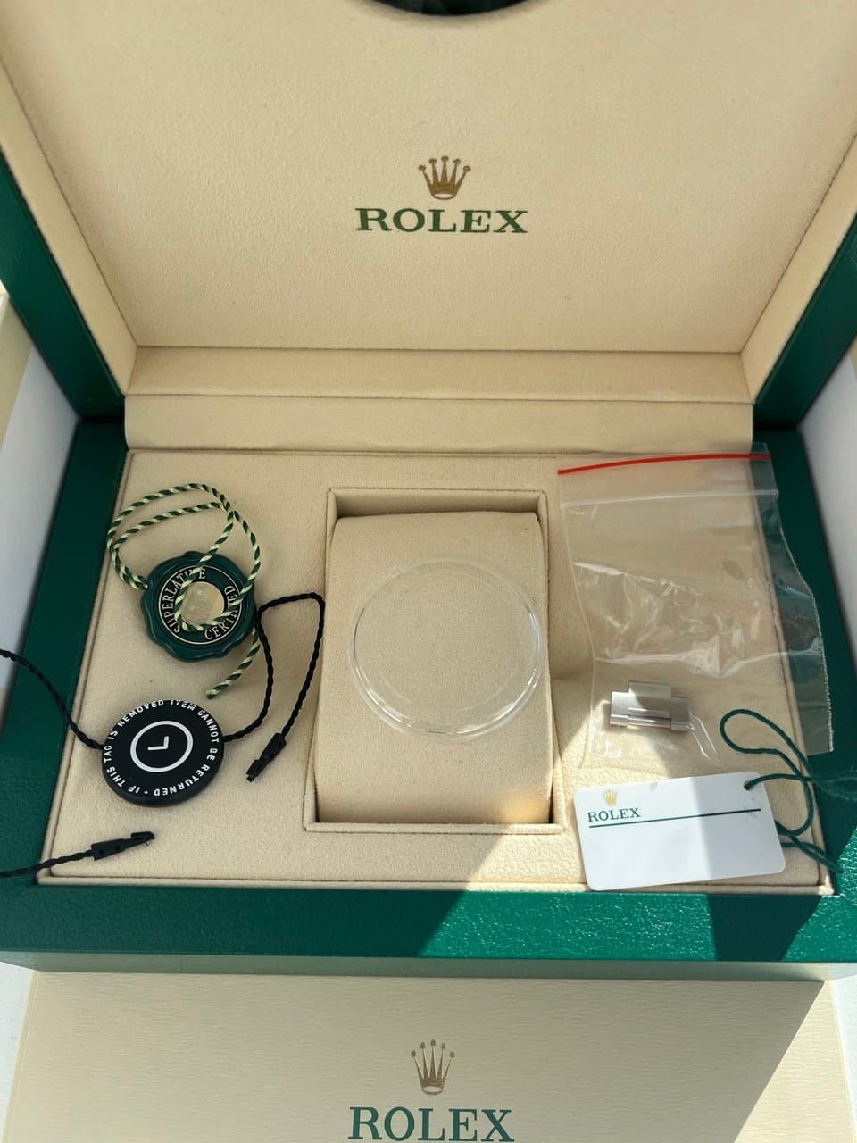 Rolex Submariner  41 mm (124060) 6
