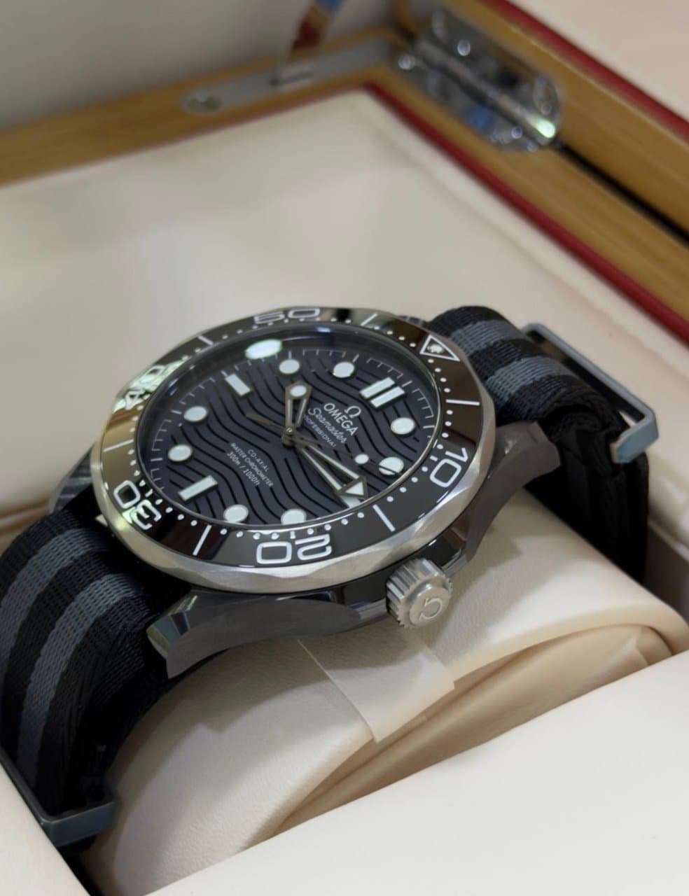 Omega * SEAMASTER DIVER 300M OMEGA CO‑AXIAL MASTER CHRONOMETER 43,5 MM 210.92.44.20.01.002 6