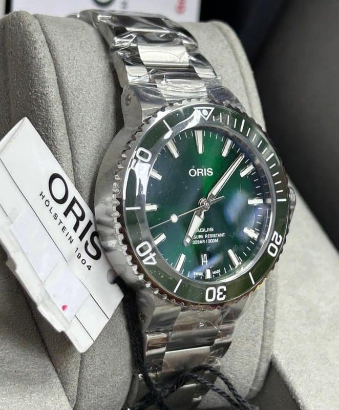 Oris AQUIS DATE AUTOMATIC DVER GREEN ... ∅ 39.5 ... WR 300 ... ЗЕЛЕНЫЙ ЦИФЕРБЛАТ SUNRAY ... БЕЗЕЛЬ КЕРАМИИКА ... ЗАВИНЧИВАЕМАЯ ГОЛОВА ... НА БРАСЛЕТЕ ☆ РИТЕЙЛ 276,000 ₽ ☆ - 42 % ☆ 2
