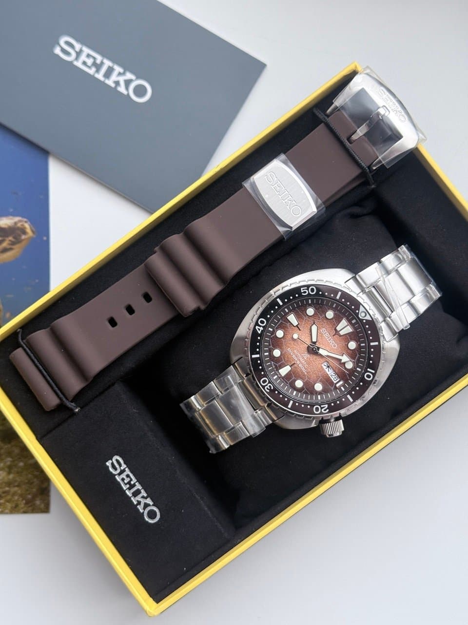 Seiko U.S. SPECIAL EDITION PROSPEX KING TURTLE SRPH55 СПЕЦИАЛЬНОЕ ИЗДАНИЕ ДЛЯ АМЕРИКАНСКОГО РЫНКА, КОРИЧНЕВЫЙ ЦИФЕРБЛАТ В СТИЛЕ ПАНЦИРЯ ЧЕРЕПАШКИ, ДЕНЬ НЕДЕЛИ НА ЯПОНСКОМ, MADE IN JAPAN 2