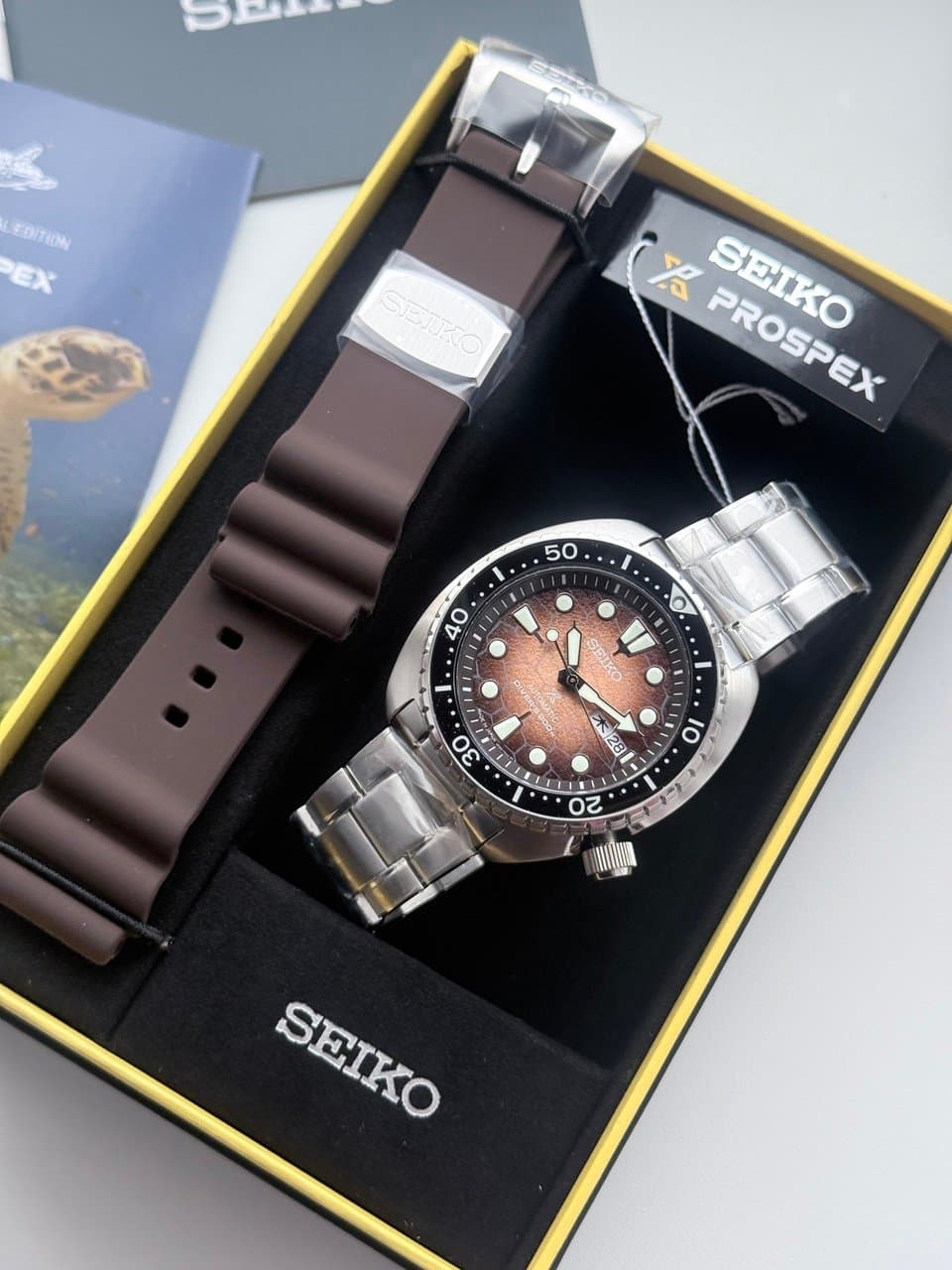 Seiko U.S. SPECIAL EDITION PROSPEX KING TURTLE SRPH55 СПЕЦИАЛЬНОЕ ИЗДАНИЕ ДЛЯ АМЕРИКАНСКОГО РЫНКА, КОРИЧНЕВЫЙ ЦИФЕРБЛАТ В СТИЛЕ ПАНЦИРЯ ЧЕРЕПАШКИ, ДЕНЬ НЕДЕЛИ НА ЯПОНСКОМ, MADE IN JAPAN 9