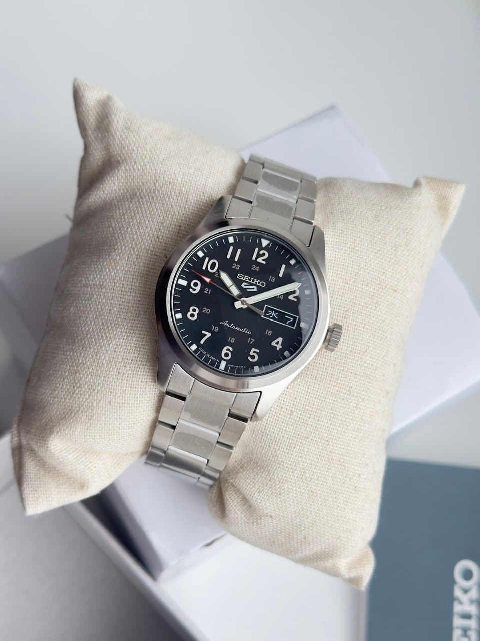 Seiko 5 SPORTS JDM SBSA111 FIELD MILITARY BLACK, КЛАССНЫЕ ФИЛДЫ С АРАБСКИМИ ЦИФРАМИ, ЧЁРНЫЙ ЦИФЕРБЛАТ, БРАСЛЕТ, РЕДКИЙ ЭКЗЕМПЛЯР, ВНУТРИЯПОНСКИЙ РЫНОК, ЯПОНСКАЯ СБОРКА. 2