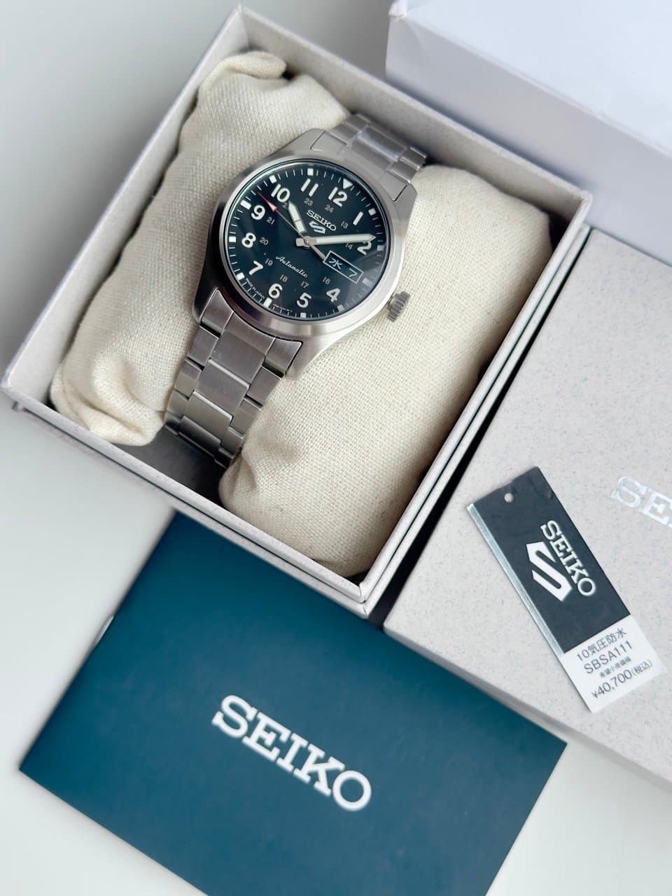 Seiko 5 SPORTS JDM SBSA111 FIELD MILITARY BLACK, КЛАССНЫЕ ФИЛДЫ С АРАБСКИМИ ЦИФРАМИ, ЧЁРНЫЙ ЦИФЕРБЛАТ, БРАСЛЕТ, РЕДКИЙ ЭКЗЕМПЛЯР, ВНУТРИЯПОНСКИЙ РЫНОК, ЯПОНСКАЯ СБОРКА. 4